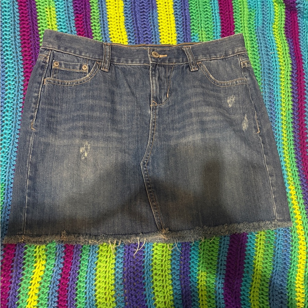 Old Navy Distressed ripped Blue Jean Denim Mini Skirt 4 small 2010s